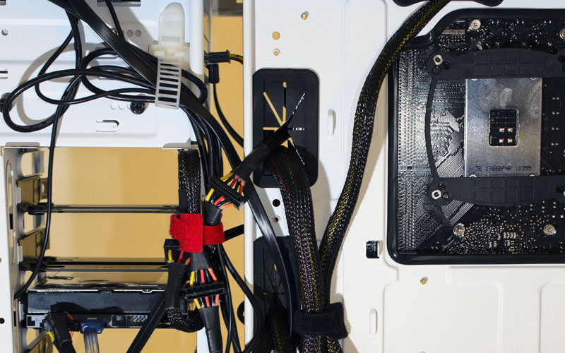 Bersihkan-pc-cable-management