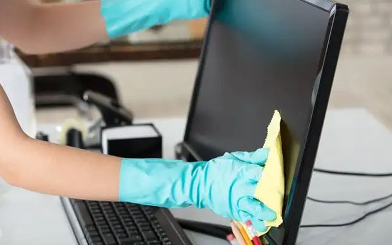 Bersihkan-pc-monitor