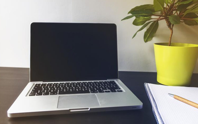 Laptop Kena Air? Ini Cara Mudah untuk Menyelamatkannya Guide.GG